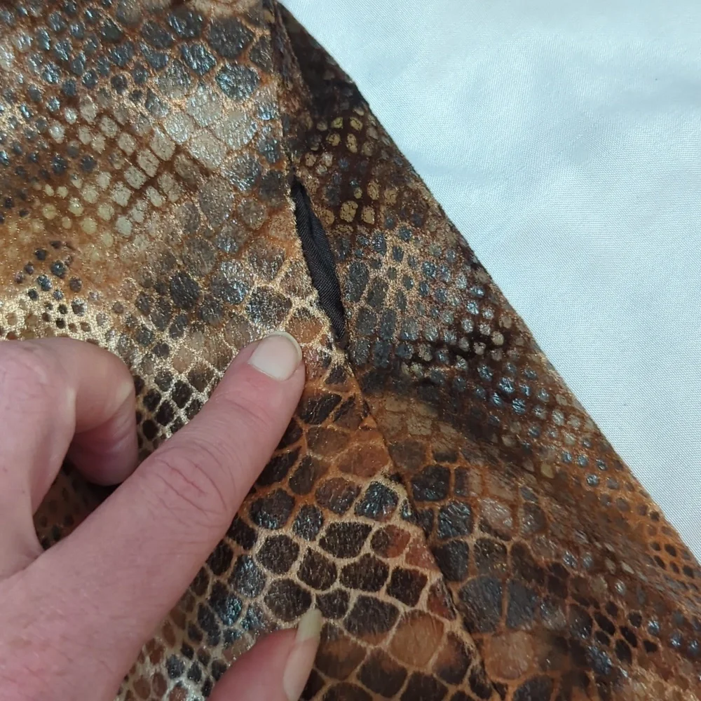 NueVa Reptile Snake Print Full Zip Long Line Lightweight Shimmer Jacket HAS HOLE - Picture 10 of 10